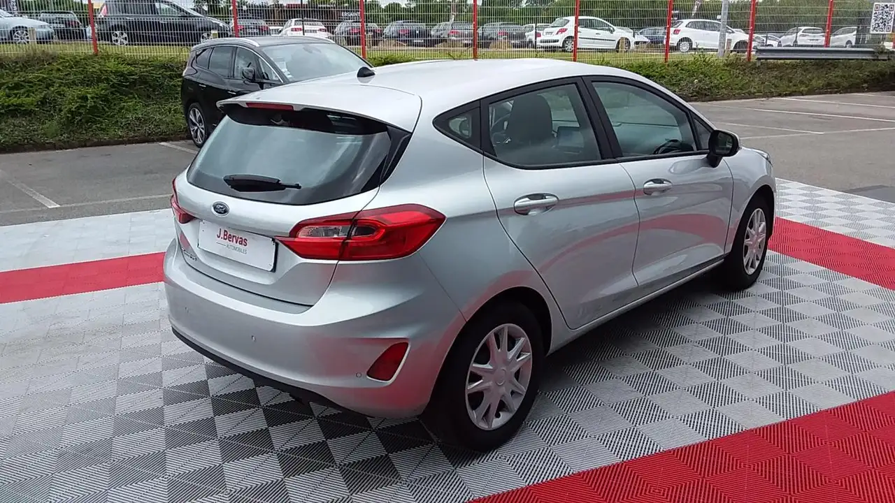 Ford Fiesta — photo 4