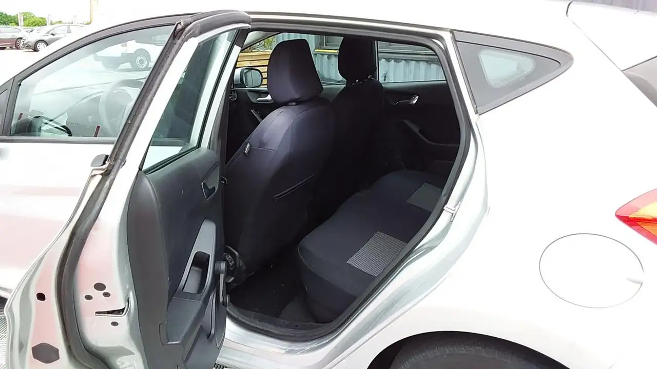 Ford Fiesta — photo 14