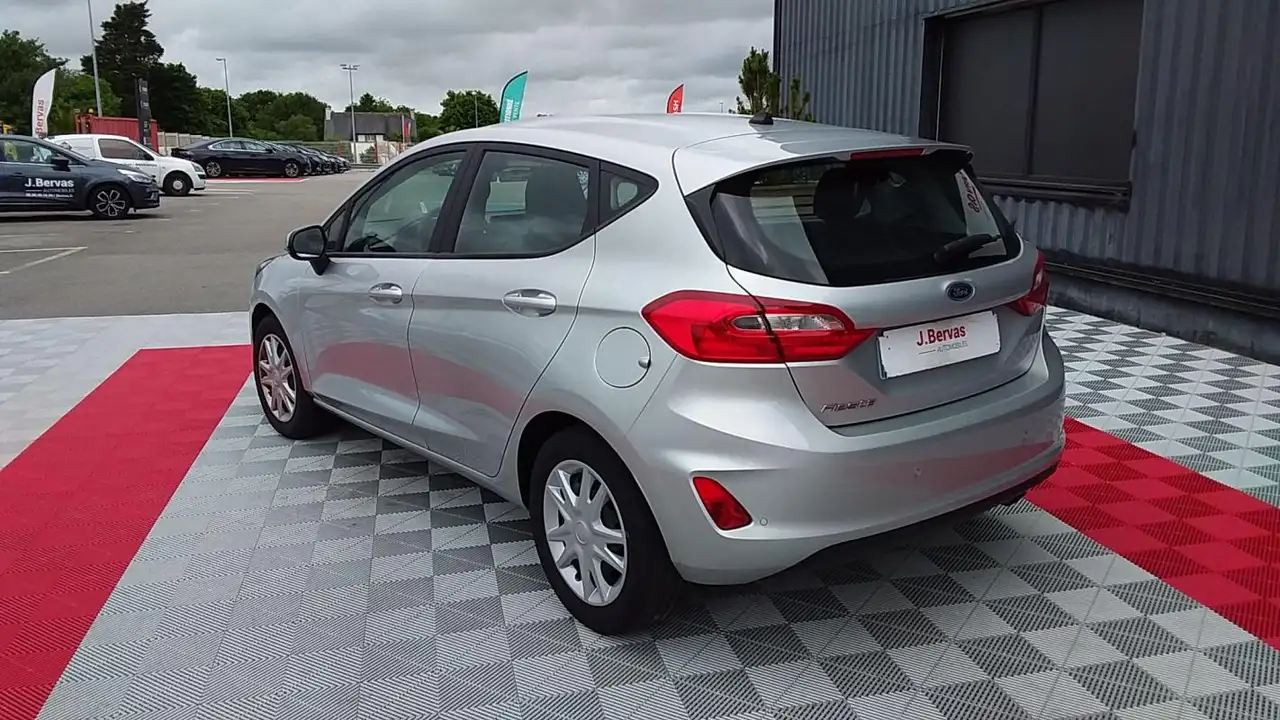Ford Fiesta — photo 3