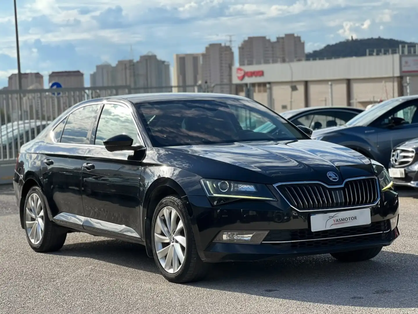 Skoda Superb 1.8 TSI Elegance DSG Negro - 1