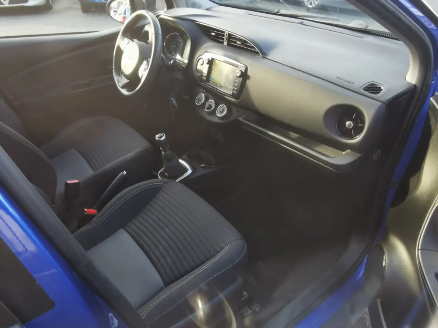 Toyota Yaris 110 VVT-I DESIGN 5P Bleu - 2