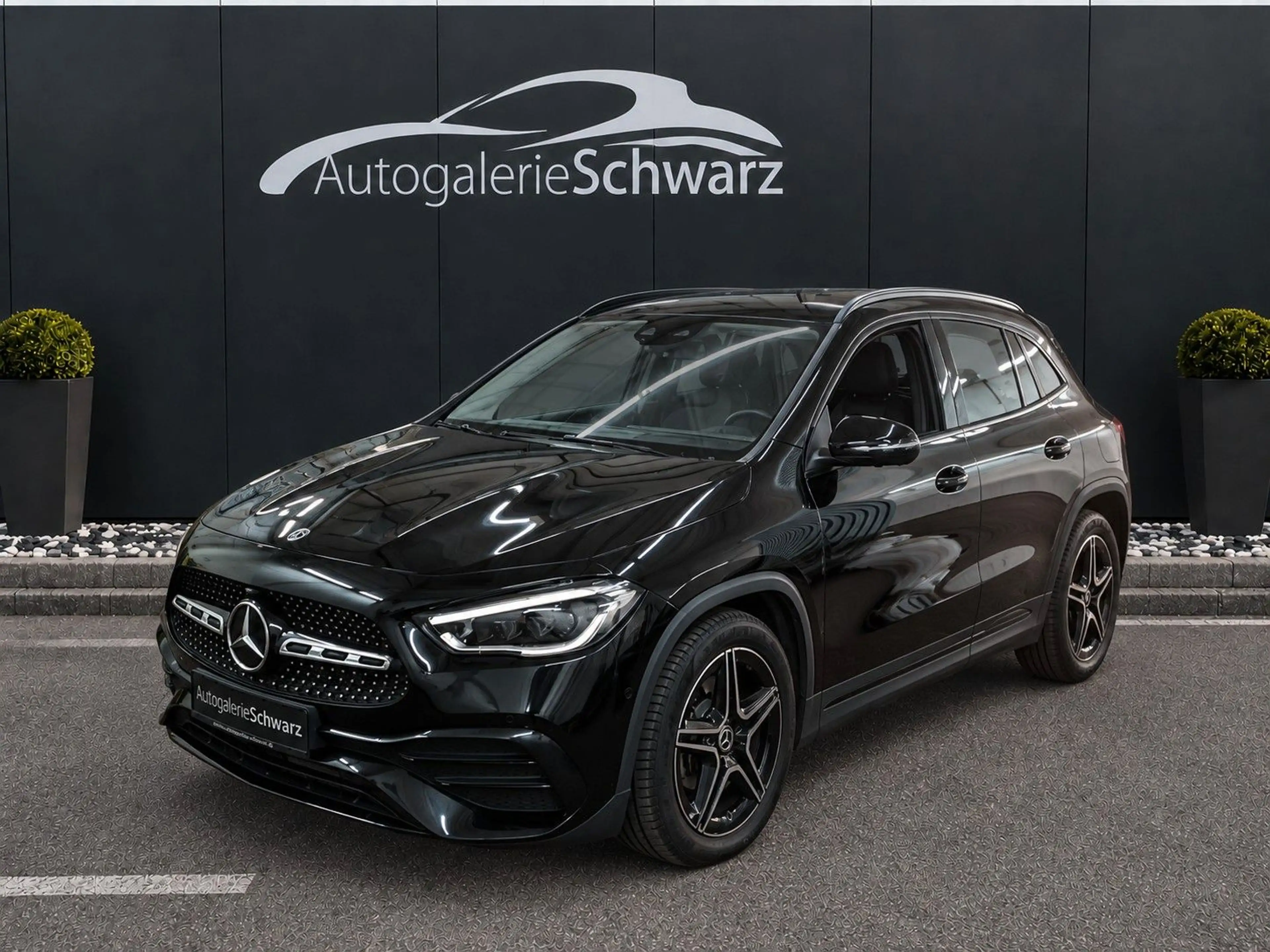 Mercedes-Benz GLA 200 d 4M AMG PANO 360 AHK MULTIBEAM HEAD-UP