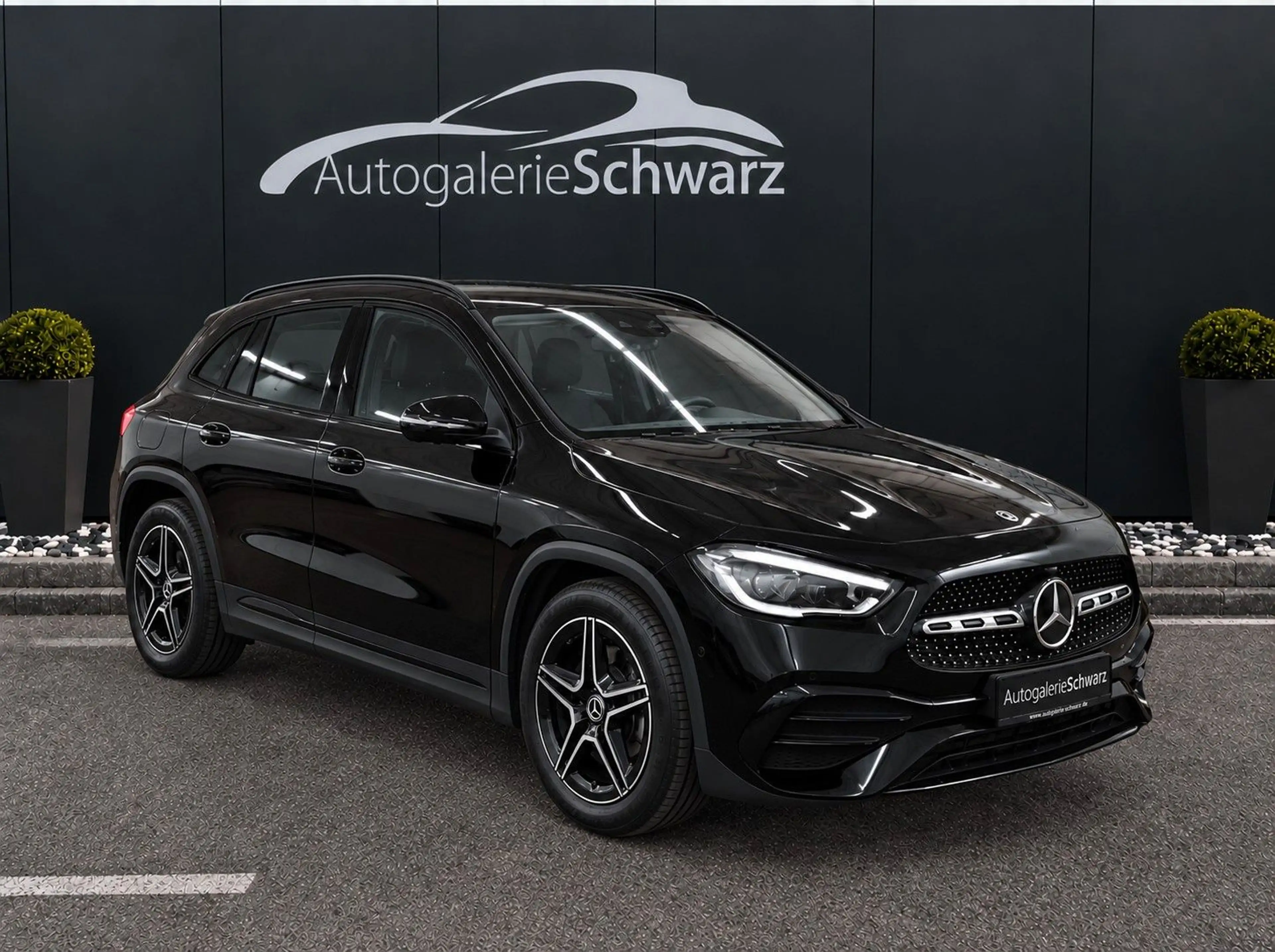 Mercedes-Benz GLA 200 d 4M AMG PANO 360 AHK MULTIBEAM HEAD-UP — photo 3