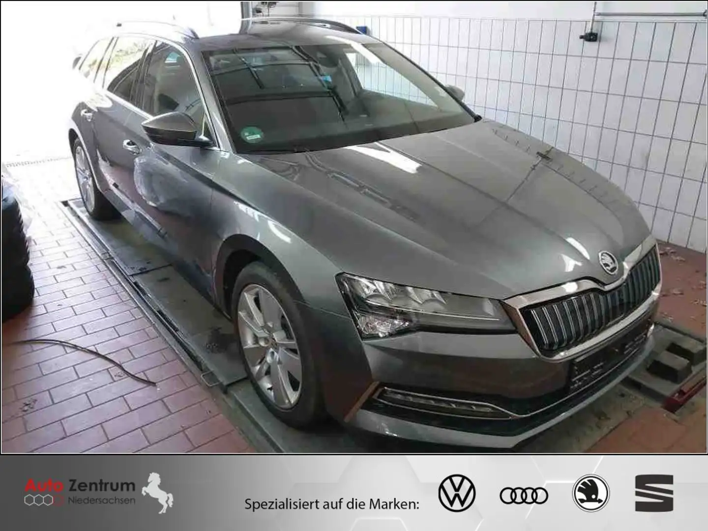 Skoda Superb 1.4 TSI iV DSG Ambition CarPlay Kamera*StandHeizng Grau - 2