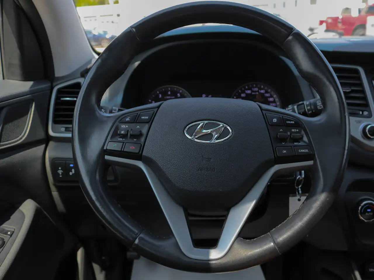 Hyundai TUCSON снимка Hyundai TUCSON