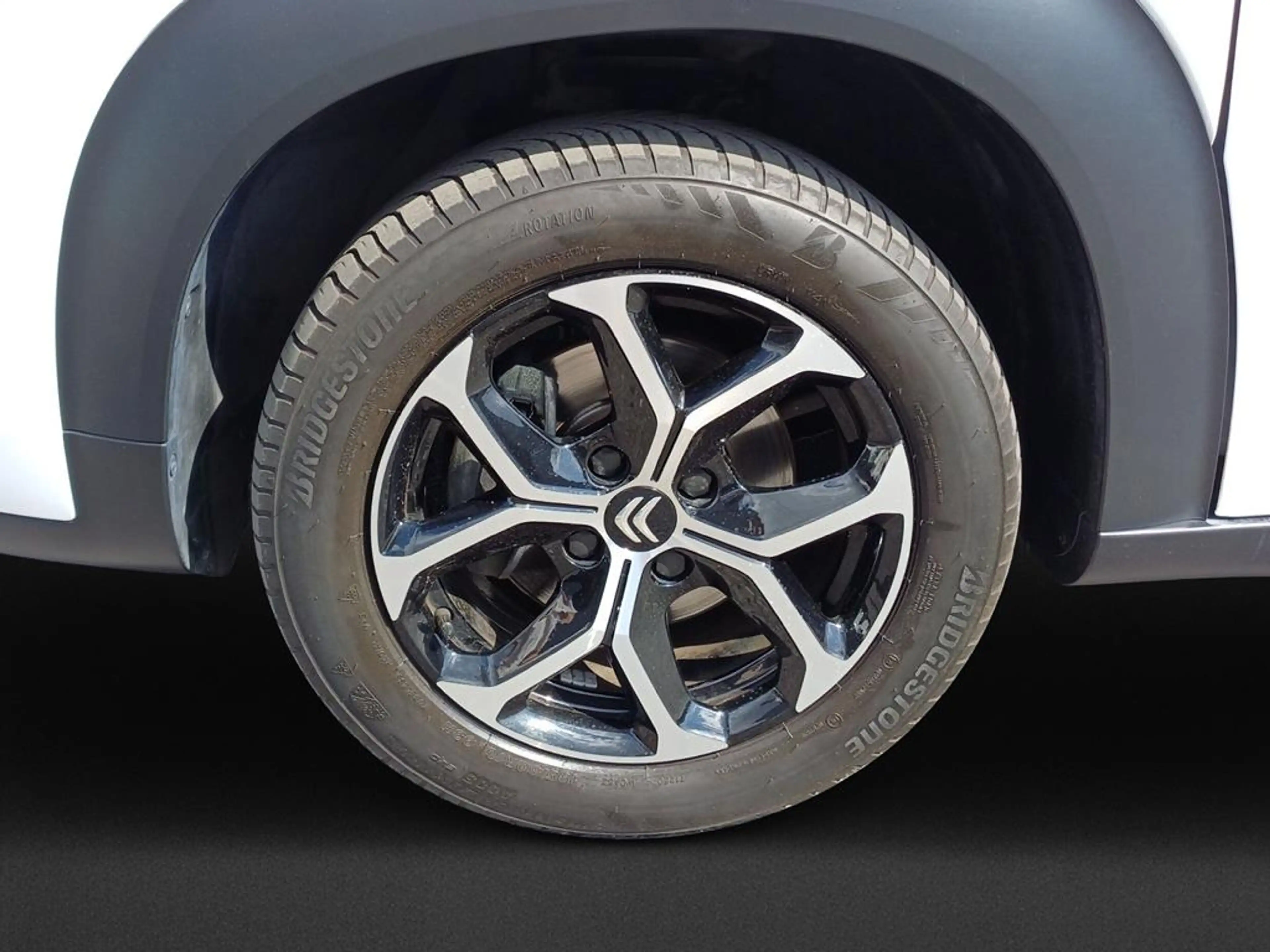 Citroen C3 Aircross PureTech 110 S&S Shine — photo 8