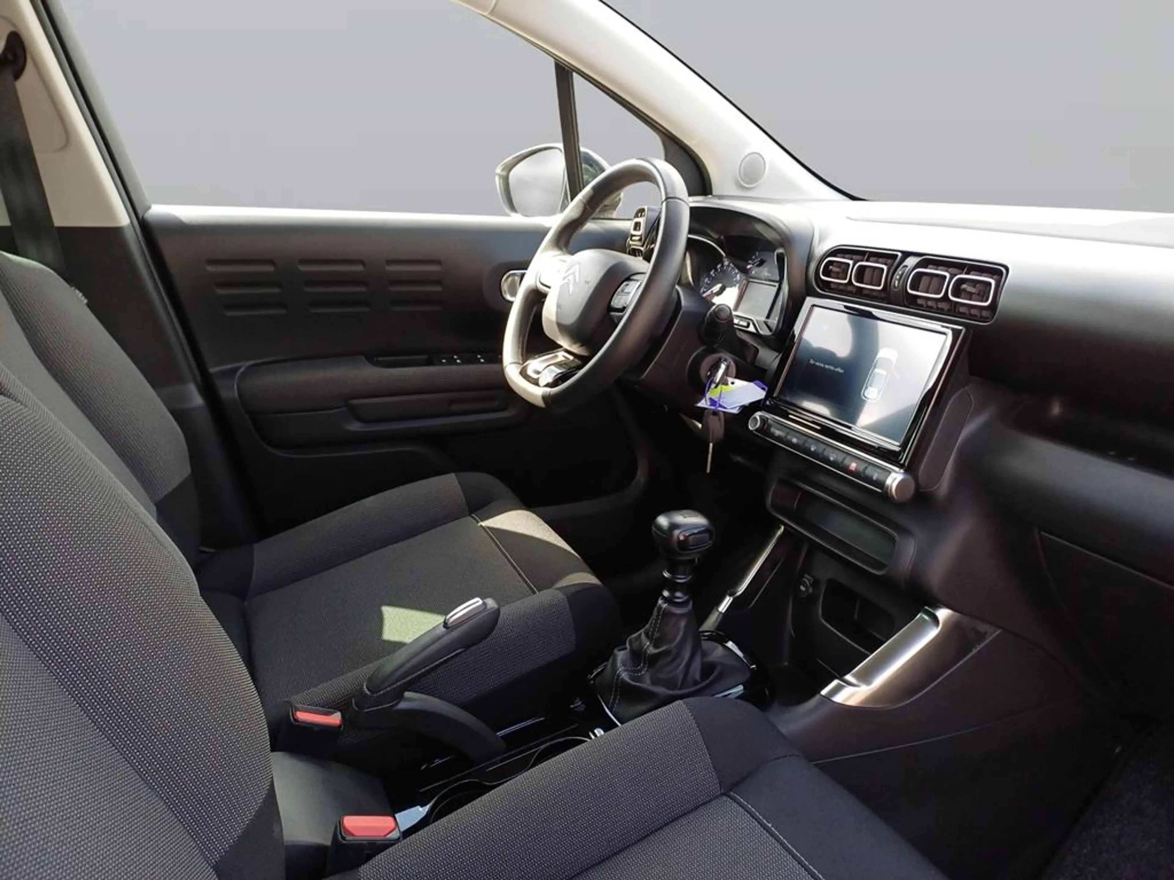 Citroen C3 Aircross PureTech 110 S&S Shine — photo 11