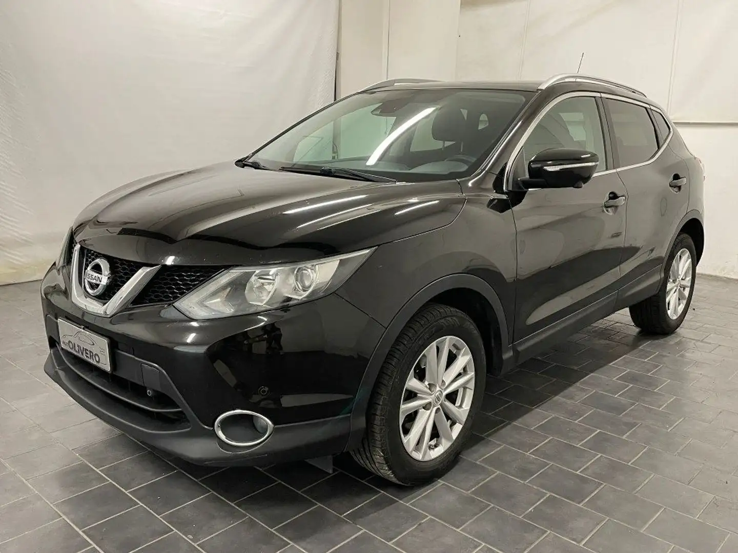 Nissan Qashqai 1.5 dCi 110cv 360-TETTO-NAVI-UNICOPROPRIETARIO Nero - 2