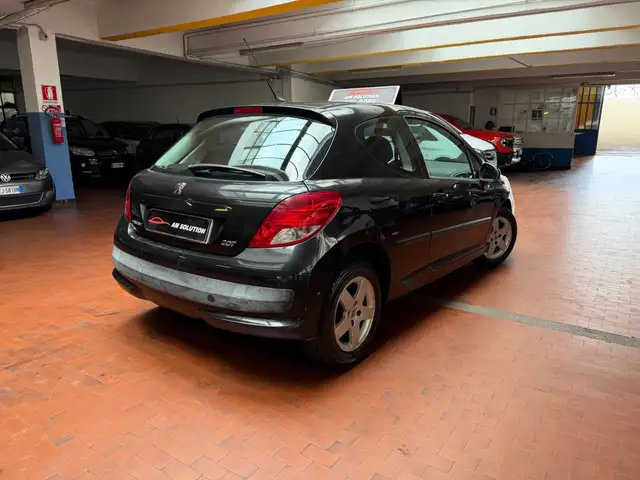 Peugeot 207 view 3