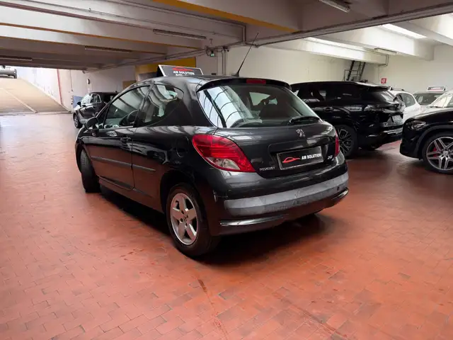 Peugeot 207 view 4