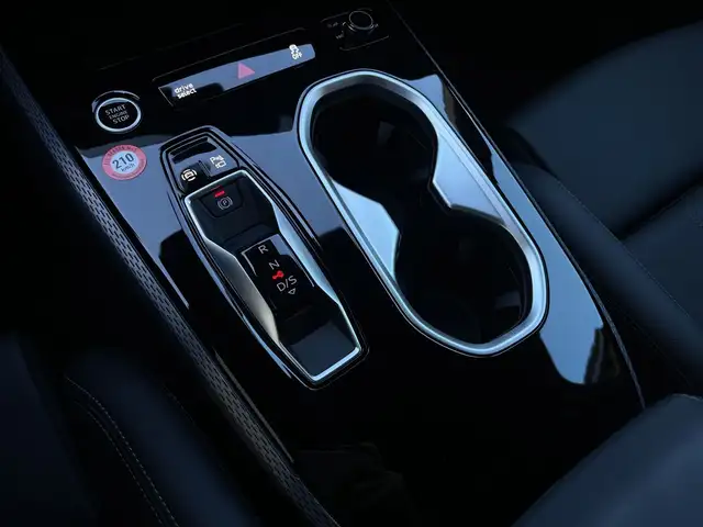 Audi A6 view 11