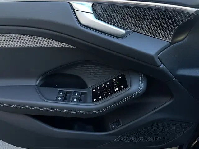 Audi A6 view 8