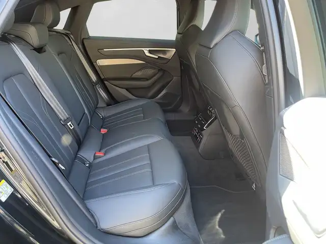 Audi A6 view 6