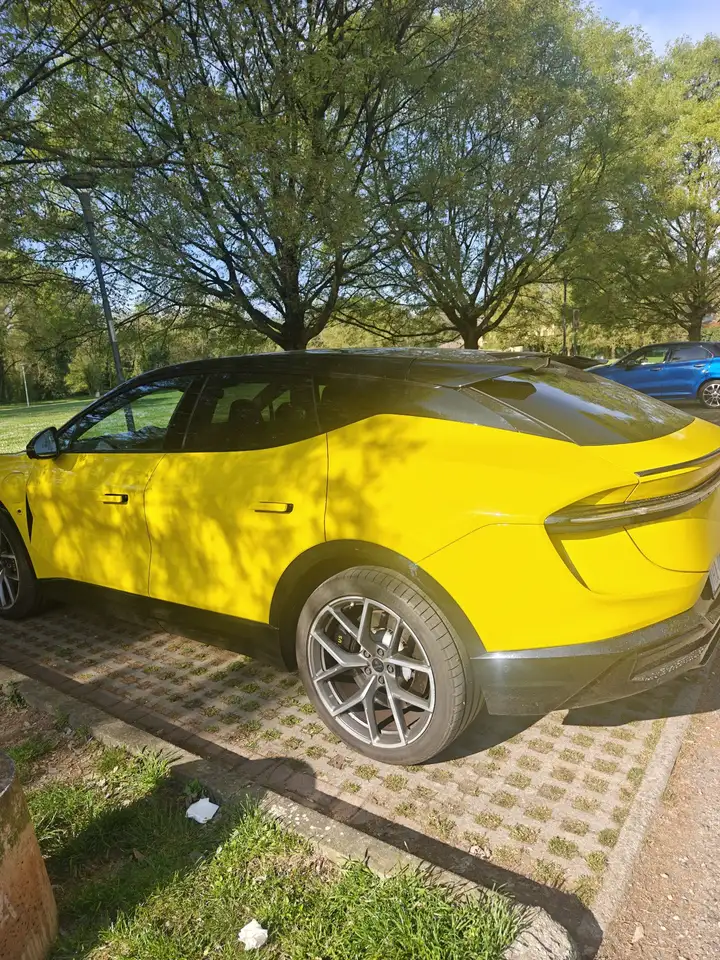 Lotus Eletre 2023