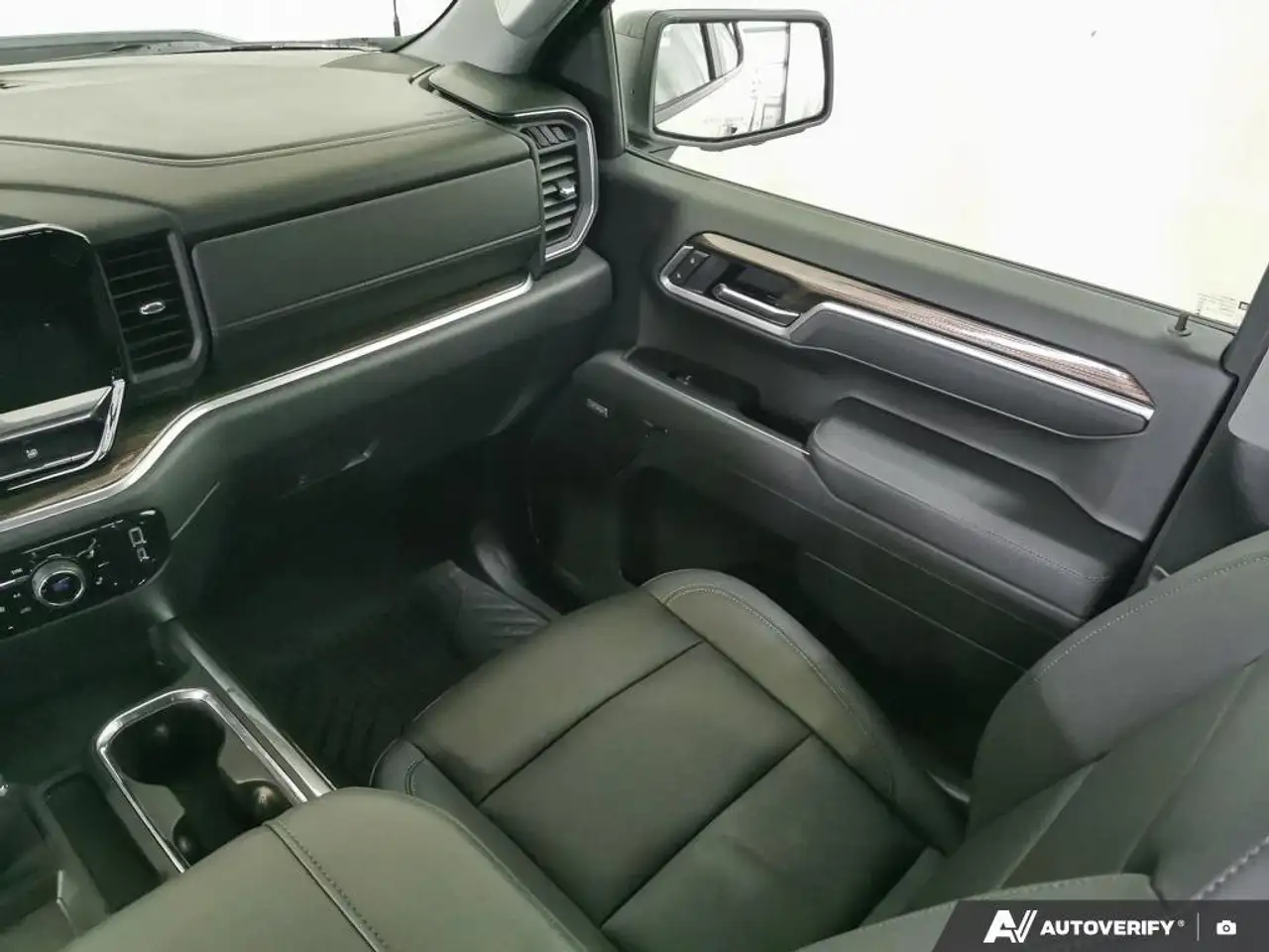 Chevrolet Silverado 1500 снимка Chevrolet Silverado 1500