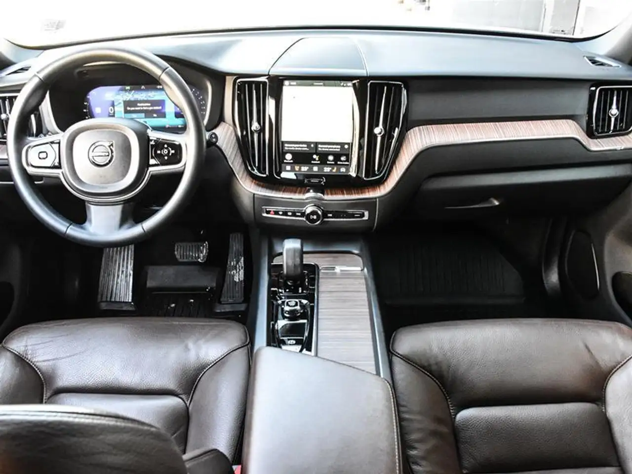 Volvo XC60 снимка Volvo XC60
