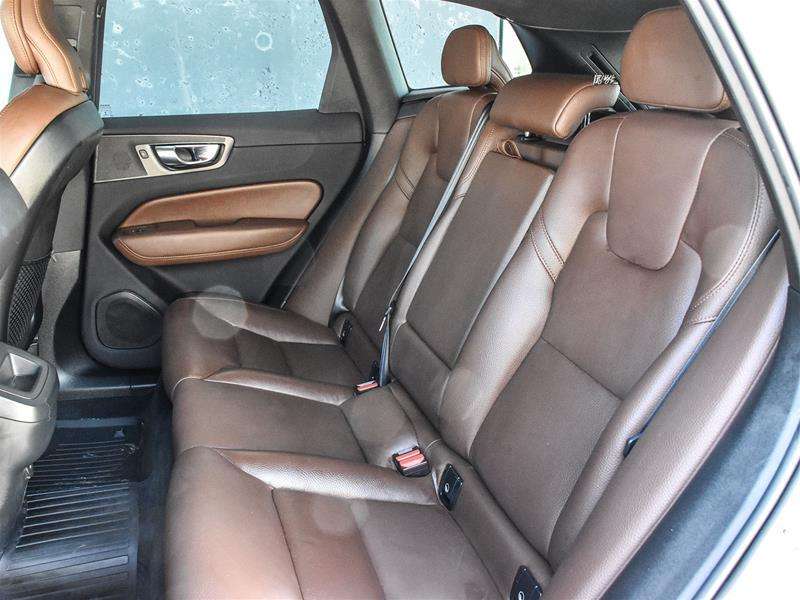 2023 Volvo XC60 B6 AWD Plus Bright Theme thumb 12