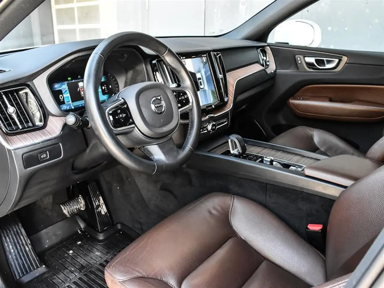 Volvo XC60 снимка Volvo XC60