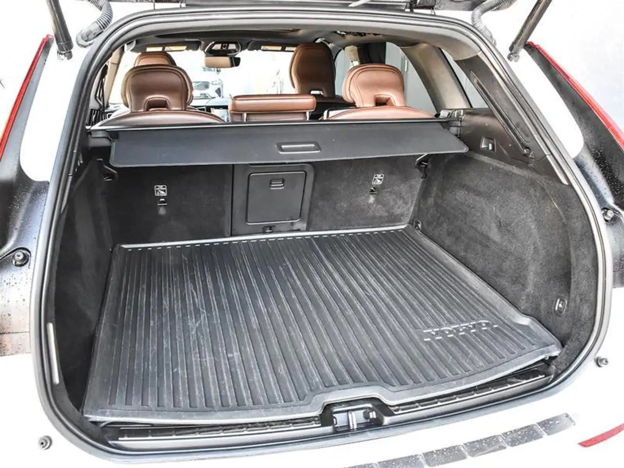 Volvo XC60 снимка Volvo XC60