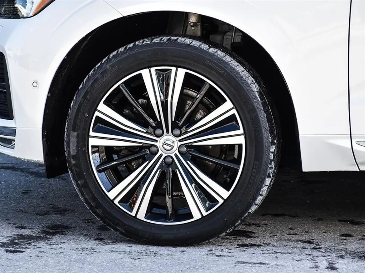 Volvo XC60 снимка Volvo XC60