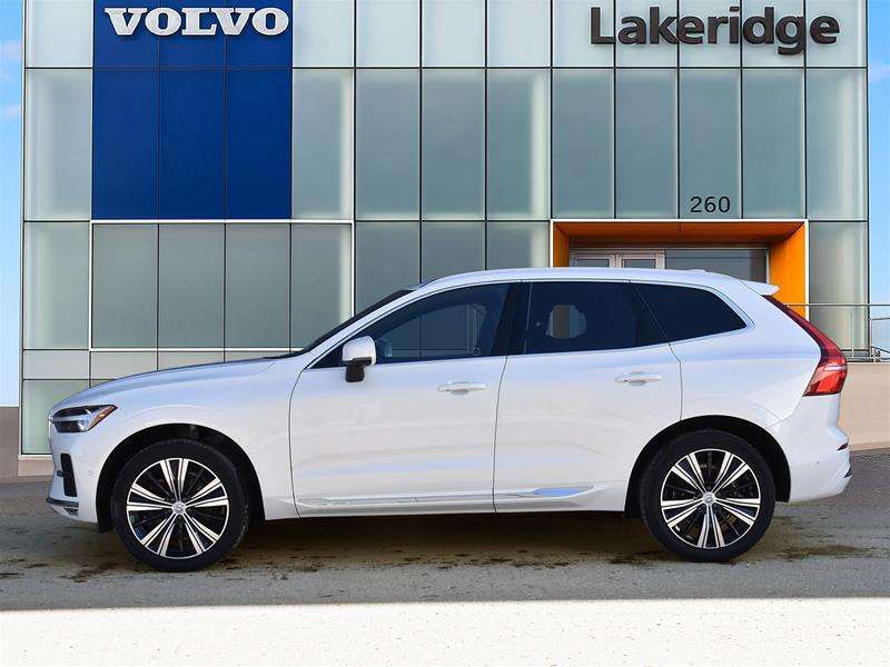 2023 Volvo XC60 B6 AWD Plus Bright Theme alt 4