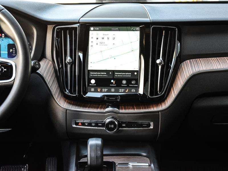 2023 Volvo XC60 B6 AWD Plus Bright Theme thumb 14