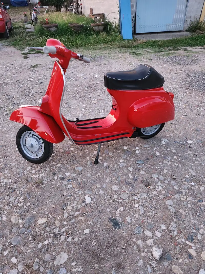 Vespa 50 rossa - 2