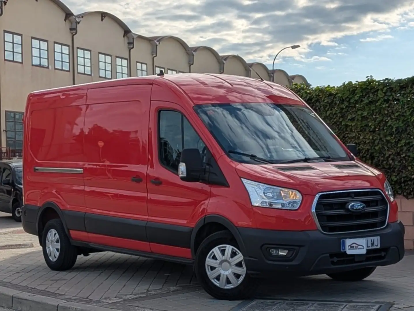 Ford Transit FT 350 L3 Van Trend 130 Rood - 1