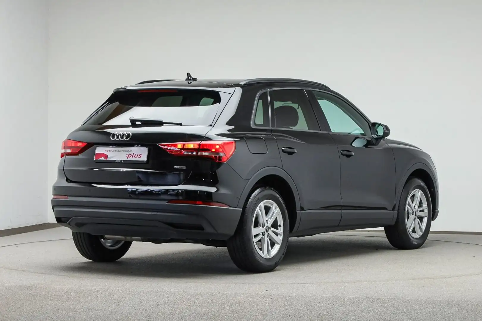 Audi Q3 40 TDI qu.Pano*Navi*Stndhzg*virtual* Schwarz - 2