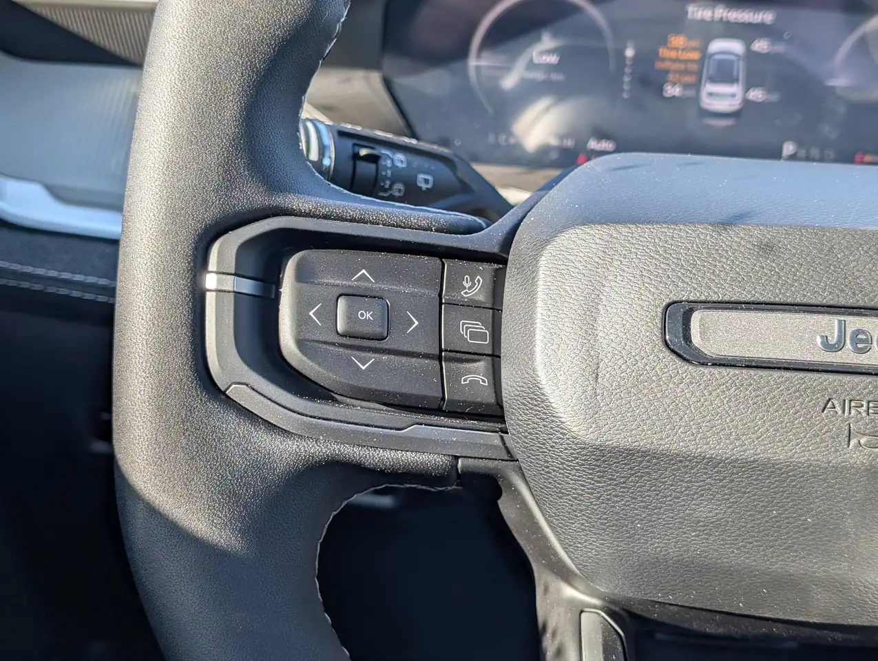 Jeep Cherokee снимка Jeep Cherokee