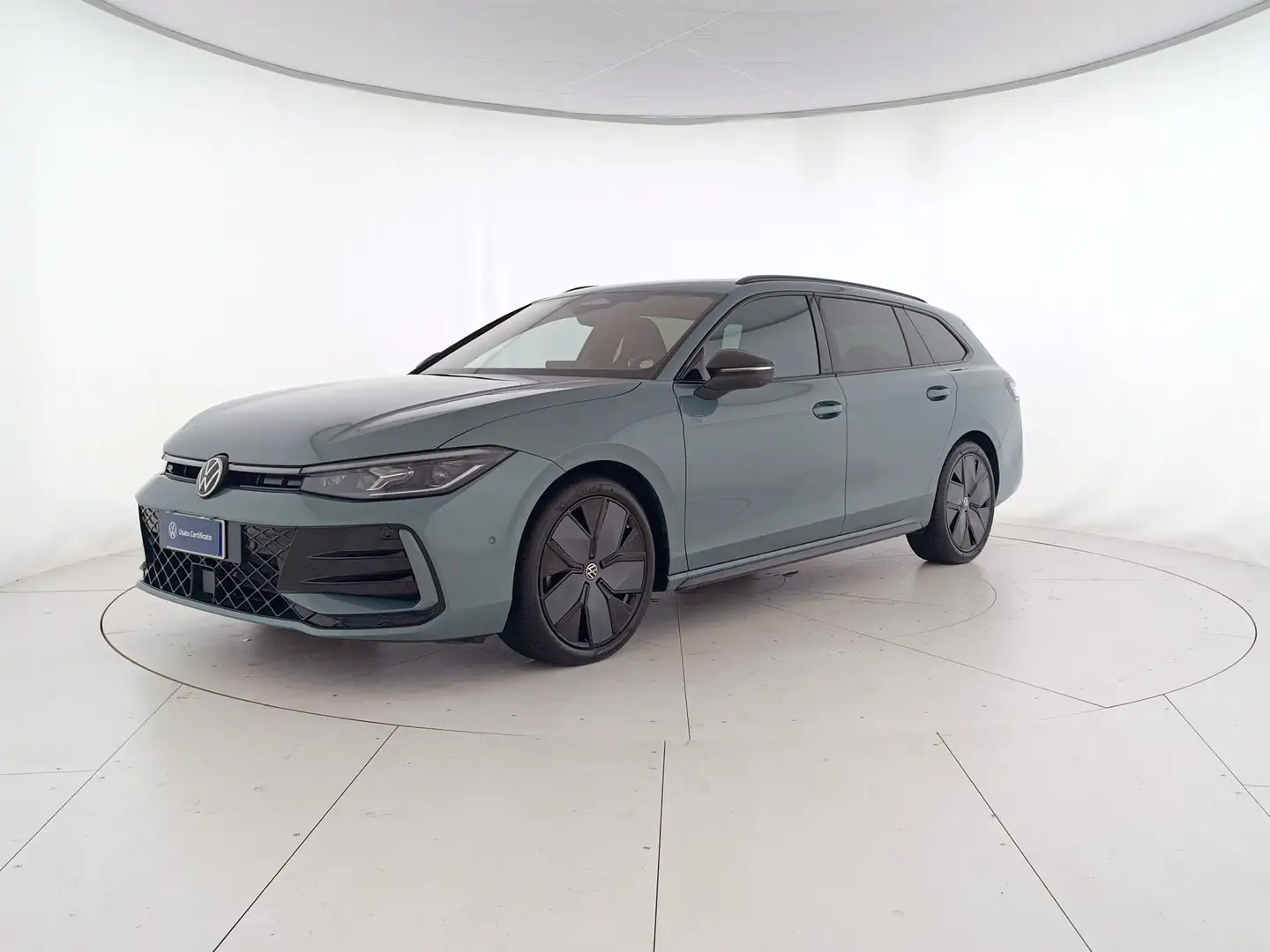 Volkswagen Passat Variant 1.5 etsi act r-line 150cv dsg Verde - 1