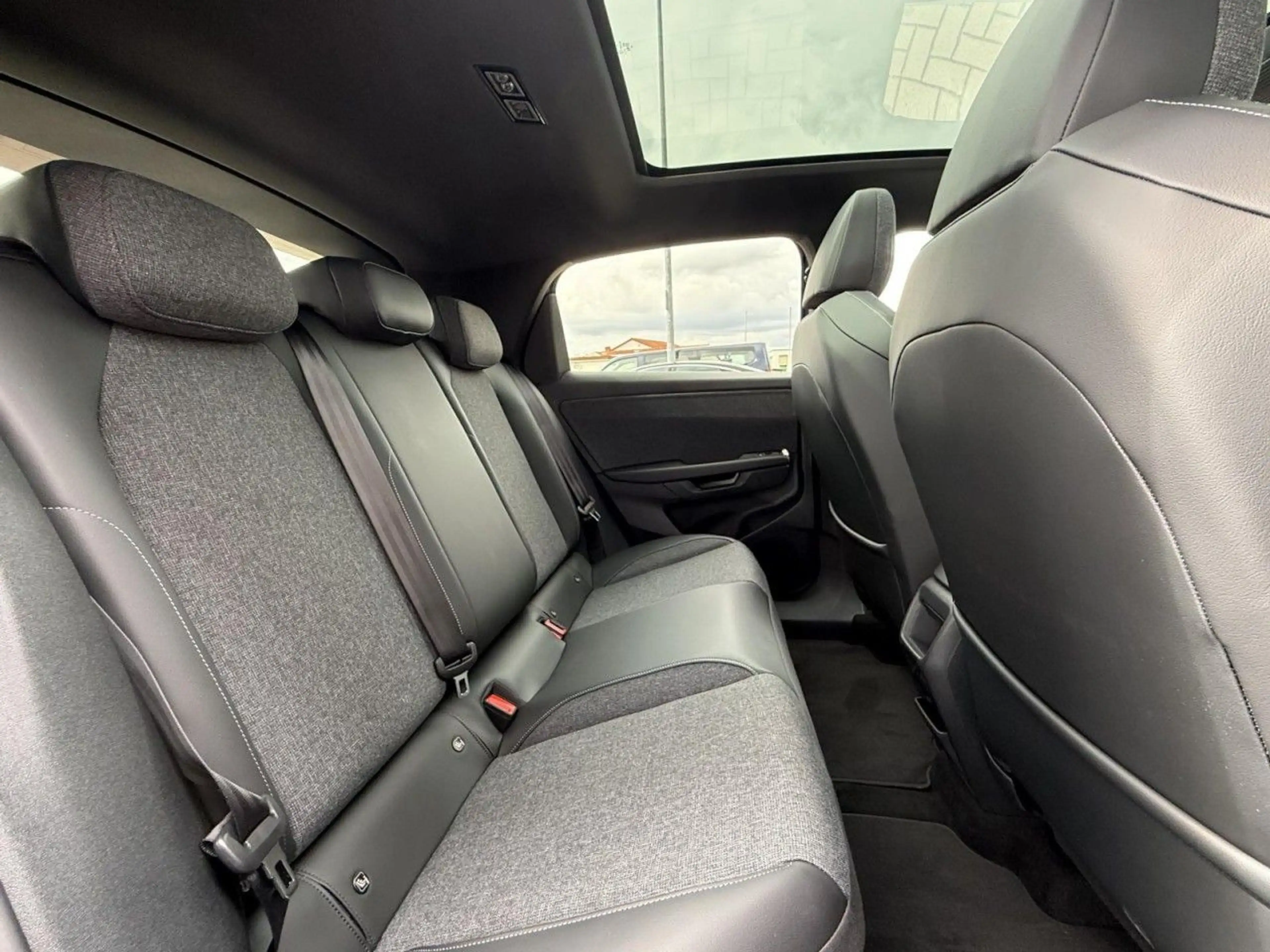 Volkswagen ID. Polo Launch-Edition Style 52 kWh AHK, DACH Klima Navi — photo 15