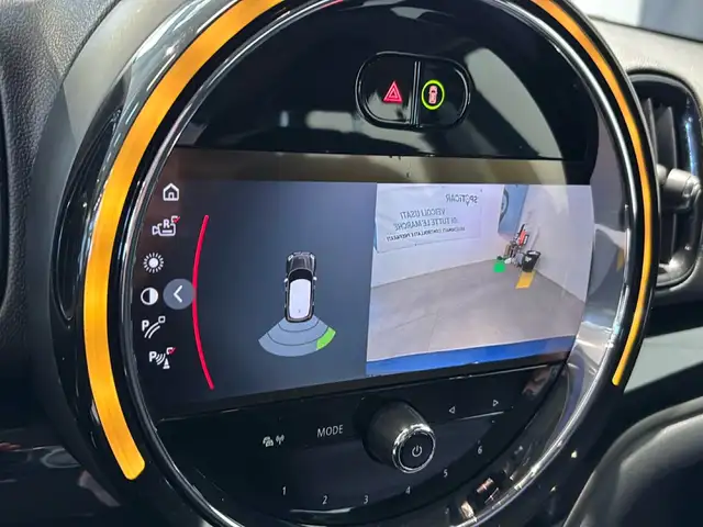 Mini Hatch view 14