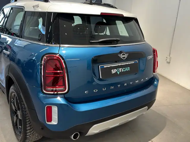 Mini Hatch view 5