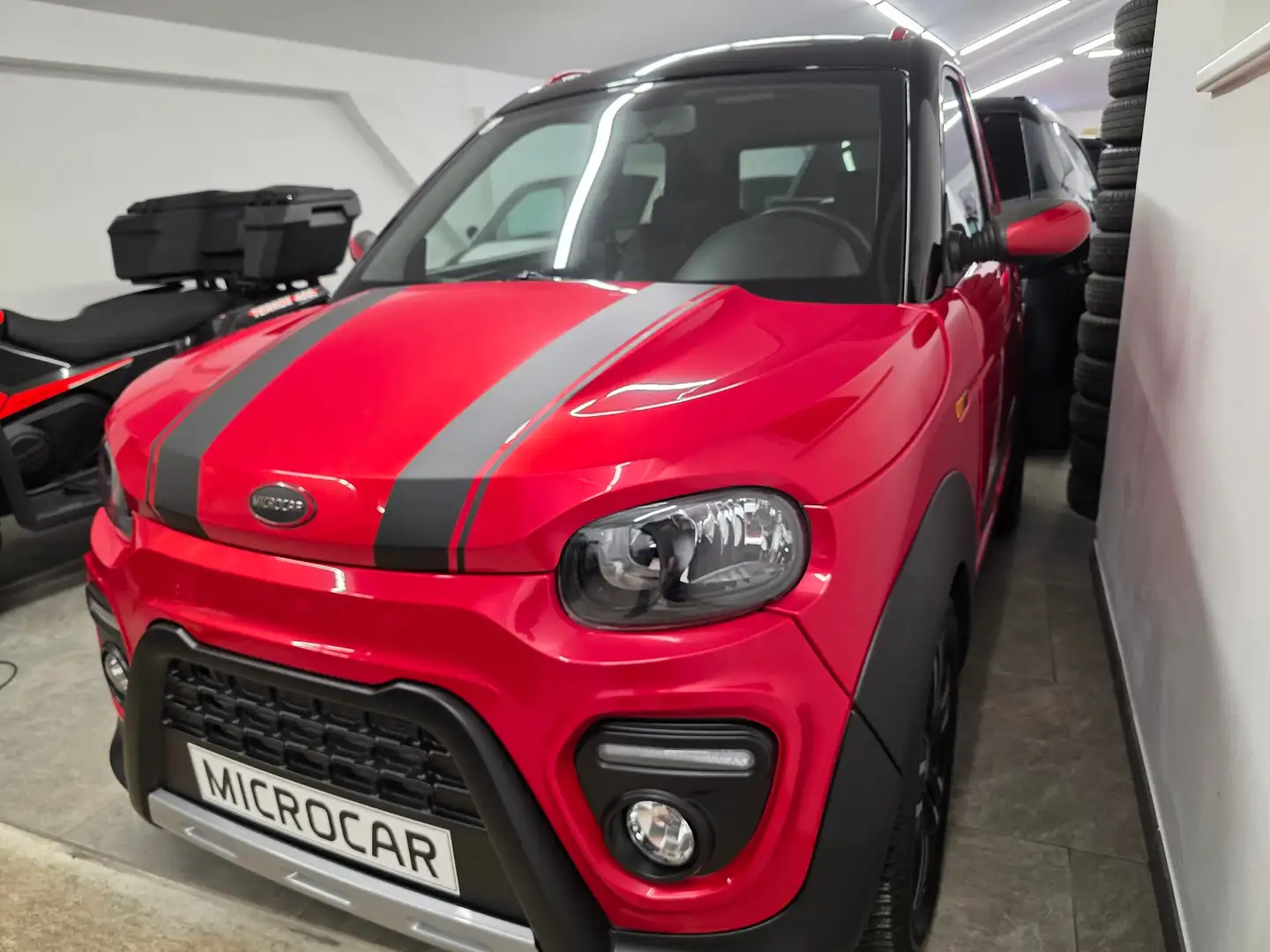 Microcar M.Go 6 Highland X Sportpaket Servo KLIMA Doppel DIN Rot - 1