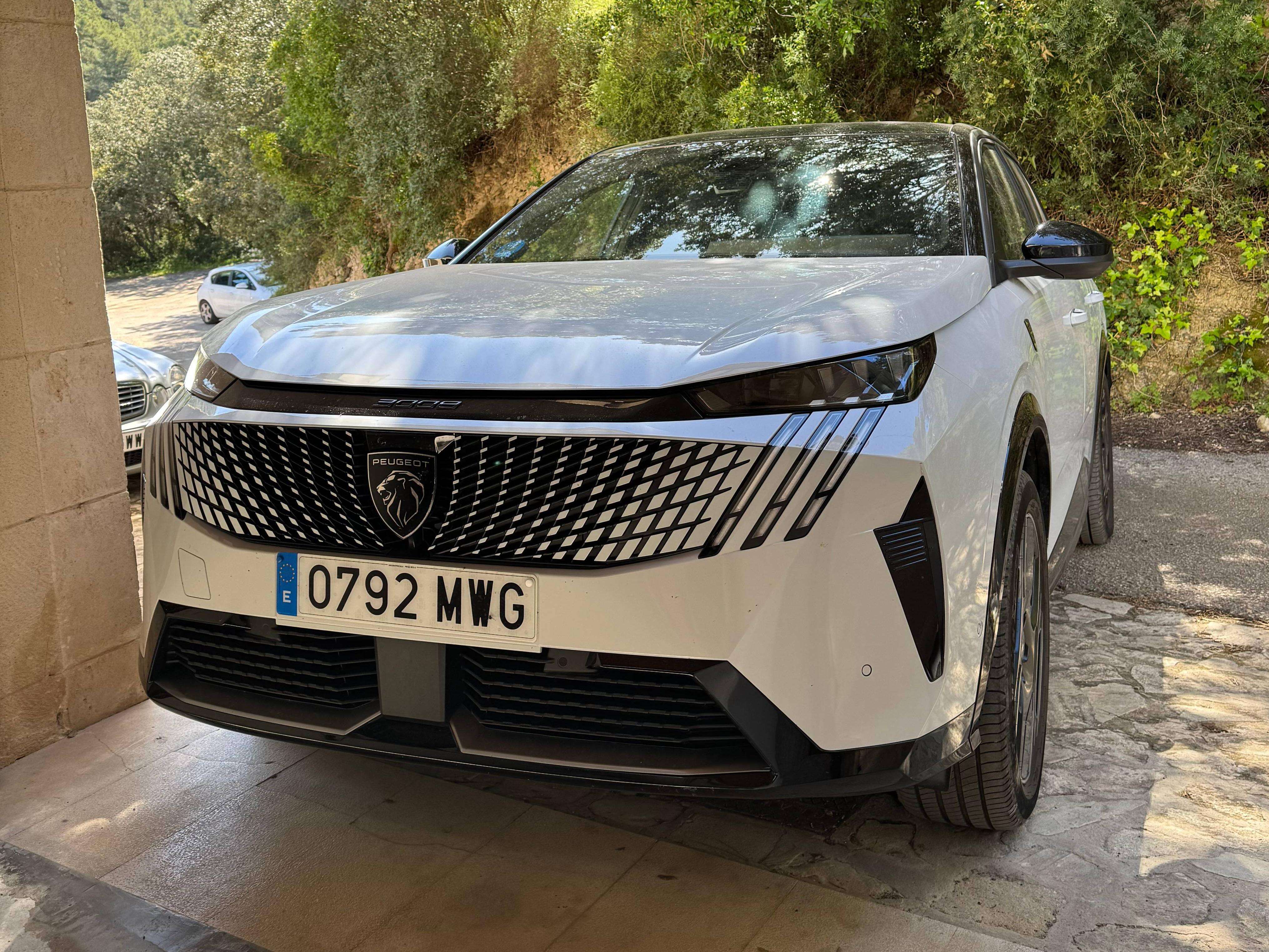 Peugeot 3008 e3008 - foto 1