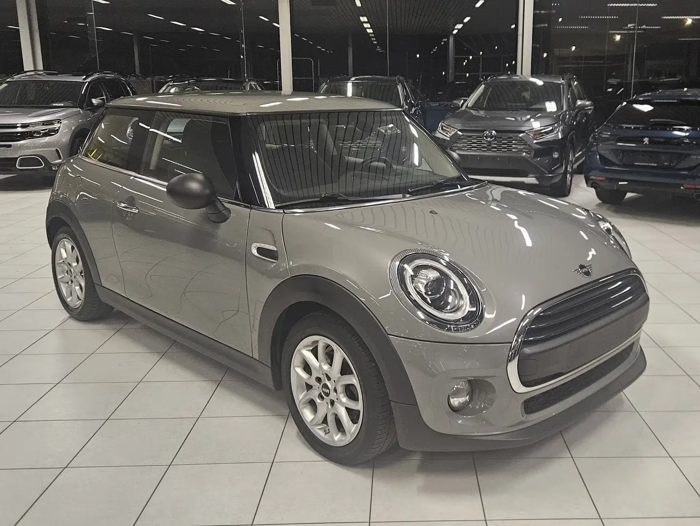 MINI One 1.5Essence  75Kw Euro 6d  Année 2019, 80.000Km Gris - 2