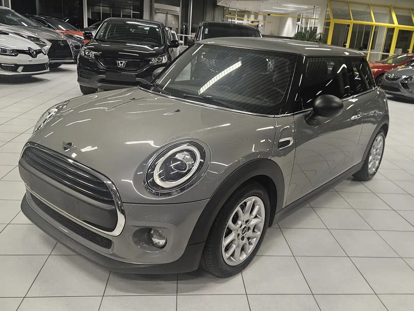 MINI One 1.5Essence  75Kw Euro 6d  Année 2019, 80.000Km Gris - 1