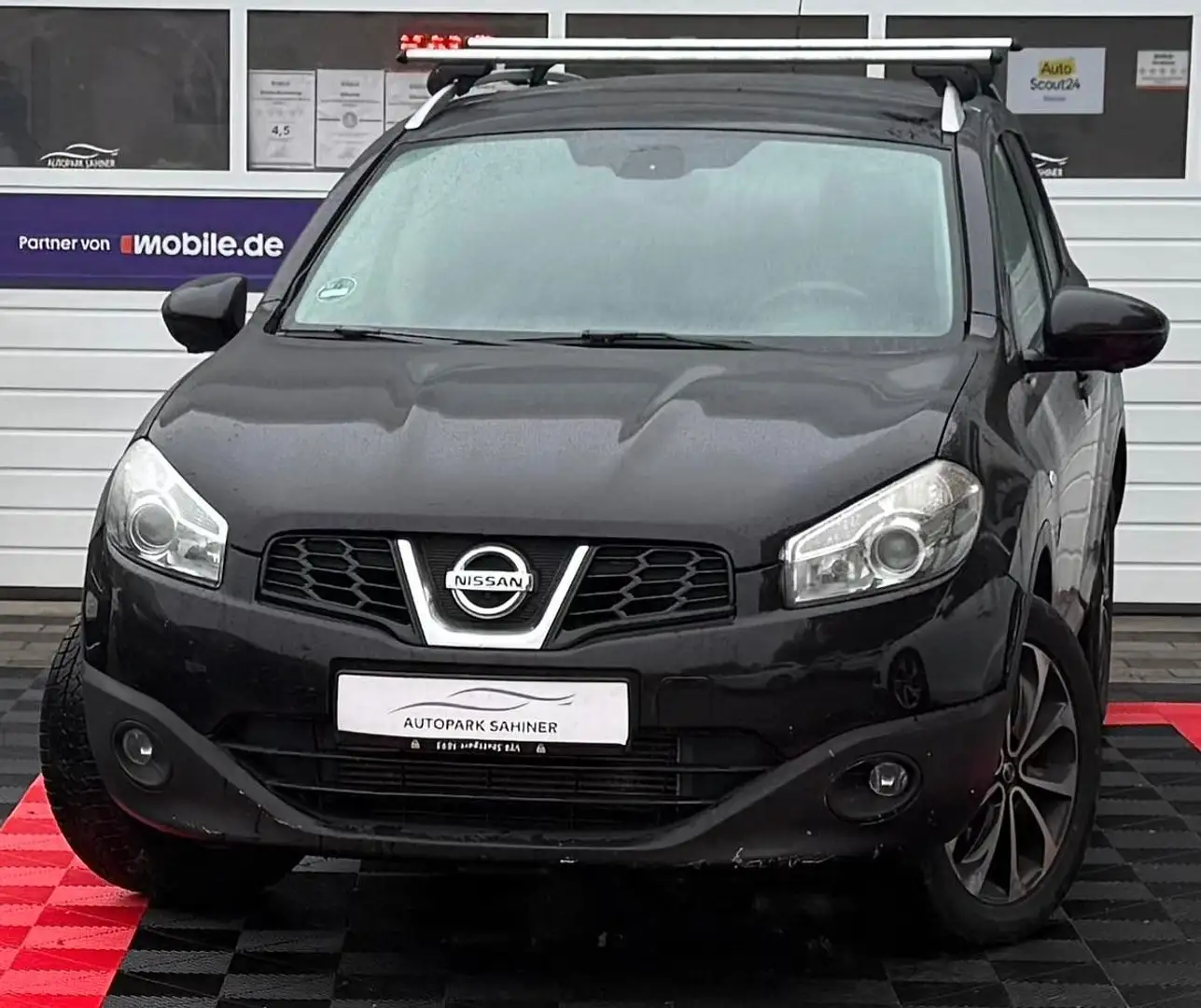 Nissan Qashqai+2 Schwarz - 1