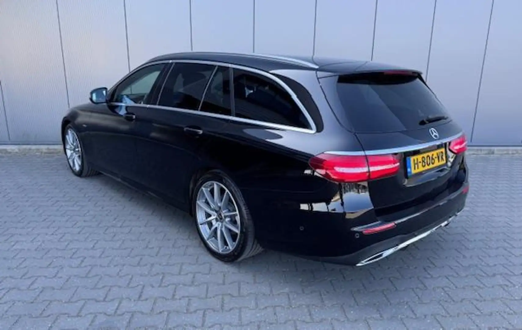 Mercedes-Benz E 220 Estate d AMG SPORT STYLE XENON/LED NAVI 360 CAM TR Noir - 2
