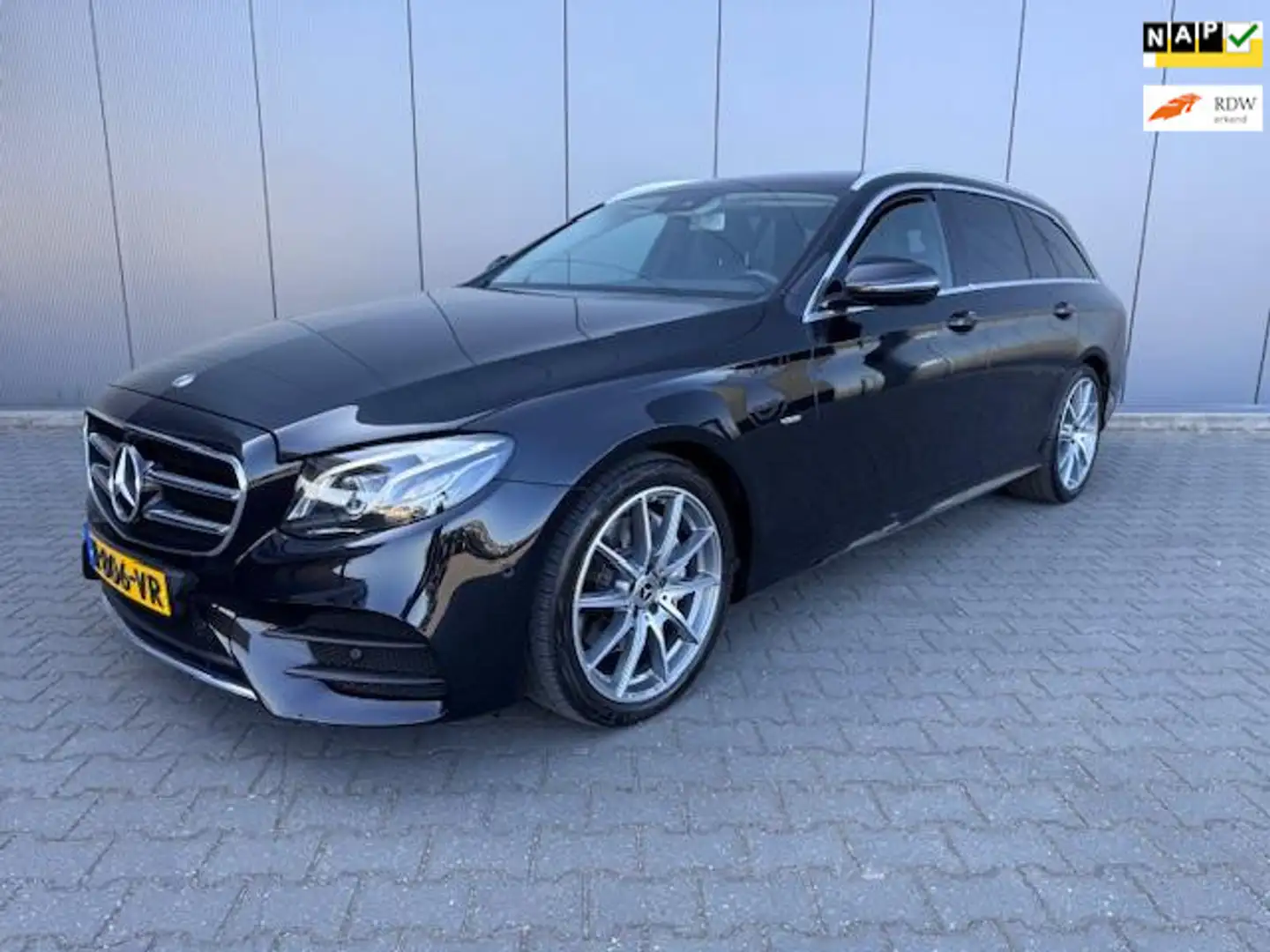 Mercedes-Benz E 220 Estate d AMG SPORT STYLE XENON/LED NAVI 360 CAM TR Noir - 1