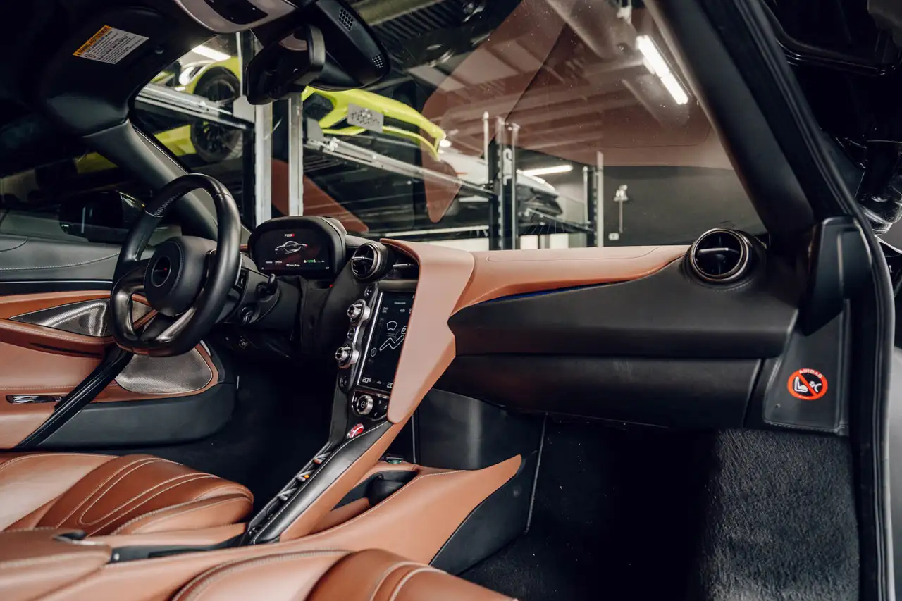 McLaren 720S снимка McLaren 720S