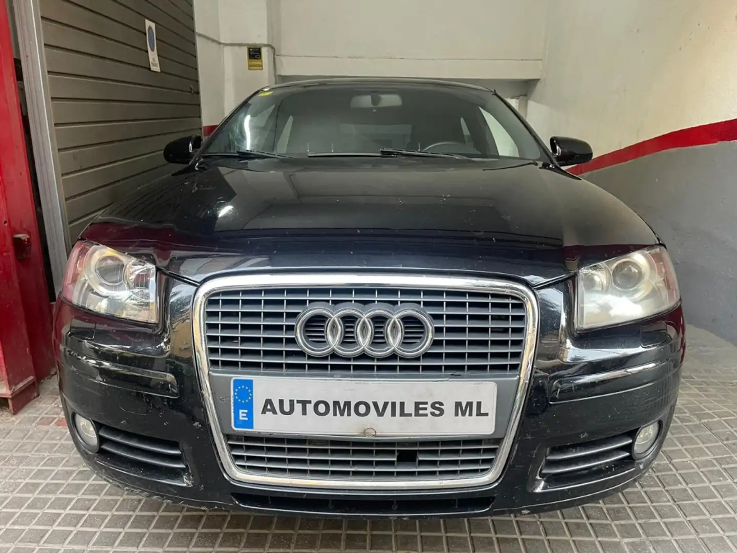 Audi A3 2.0TDI Ambiente DSG Negro - 2
