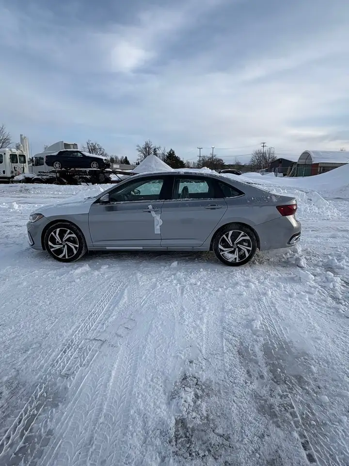 Volkswagen Jetta снимка Volkswagen Jetta