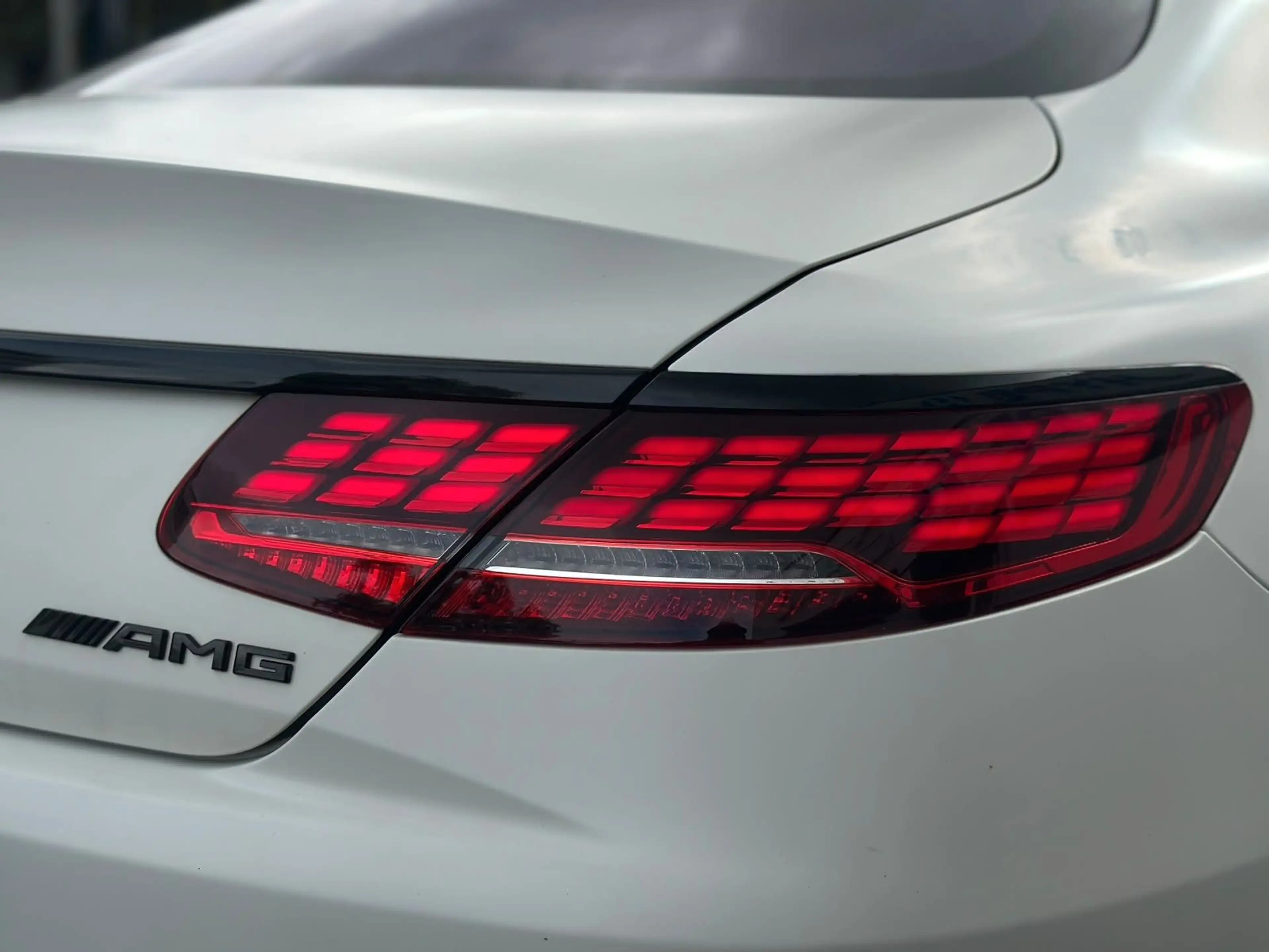 Mercedes-Benz S 63 AMG 4M Pano DTR 360° HUD Burm. Night P. LHZ — photo 10