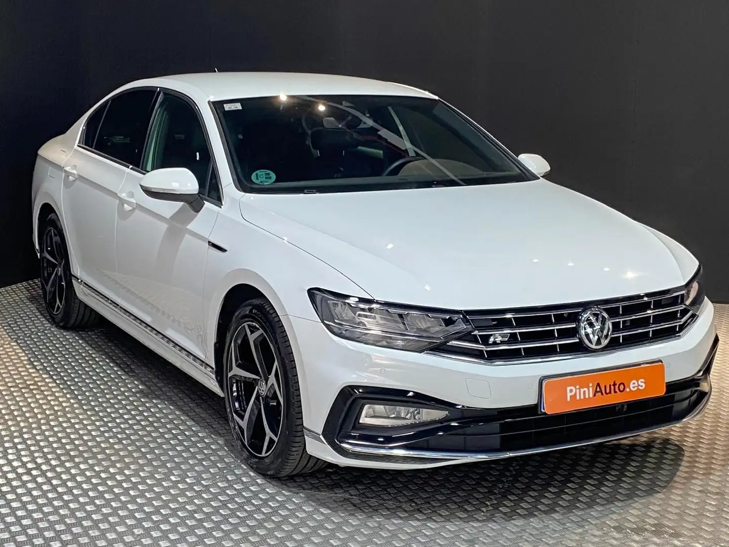 Volkswagen Passat 2.0TDI R-Line DSG7 110kW Blanco - 2