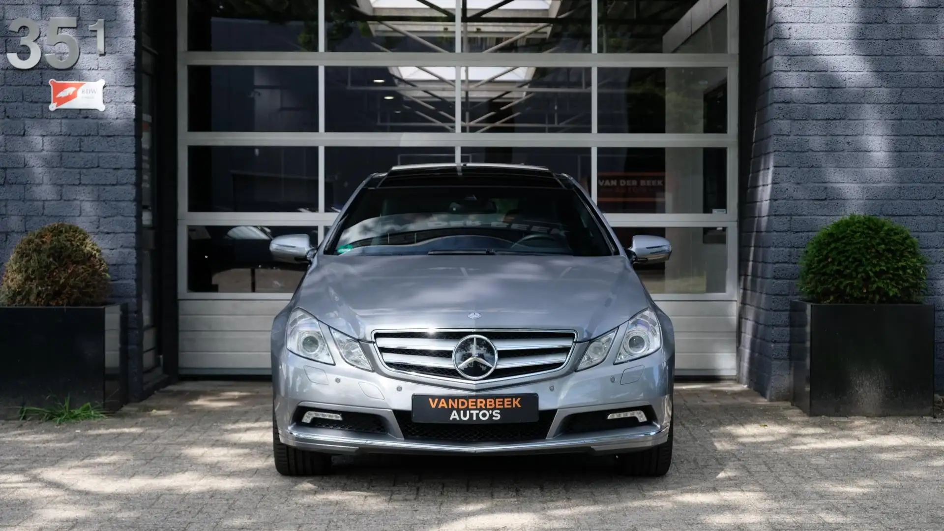 Mercedes-Benz E 500 Coupé Avantgarde 387PK Schuifdak Gris - 2
