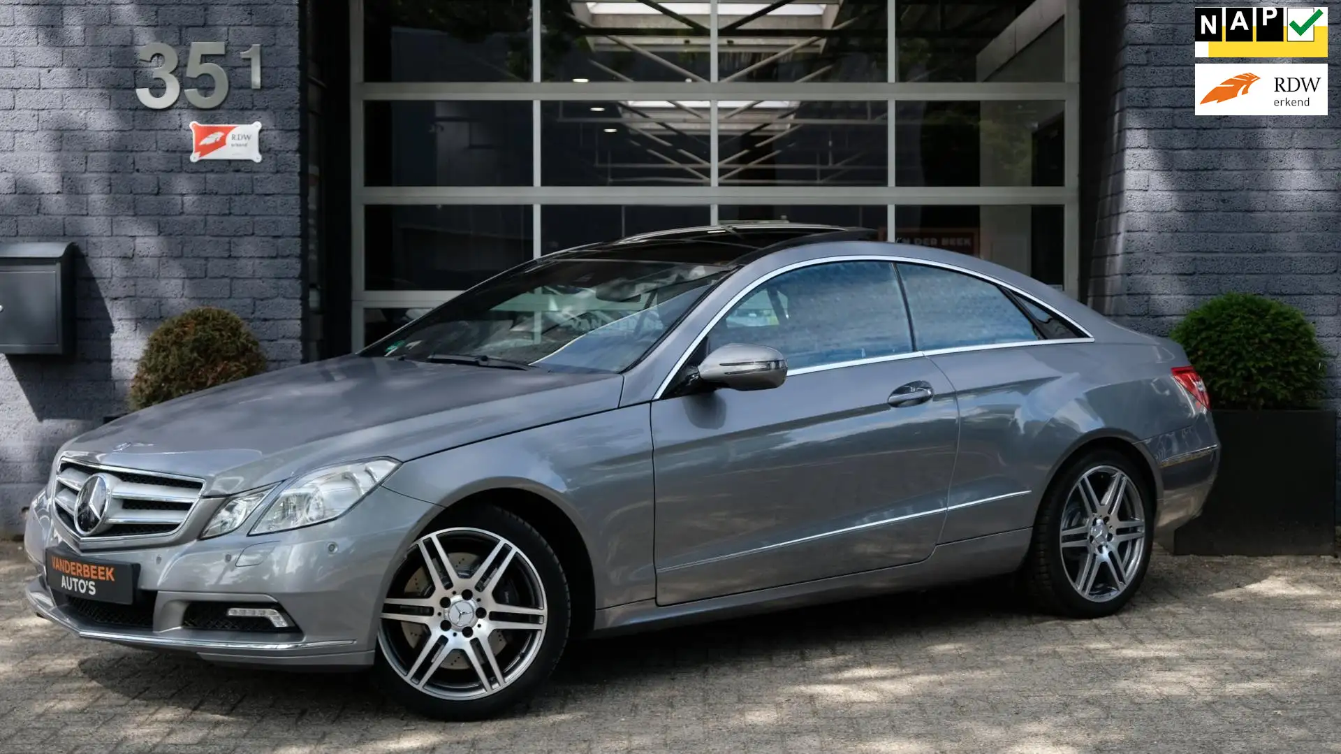 Mercedes-Benz E 500 Coupé Avantgarde 387PK Schuifdak Gris - 1