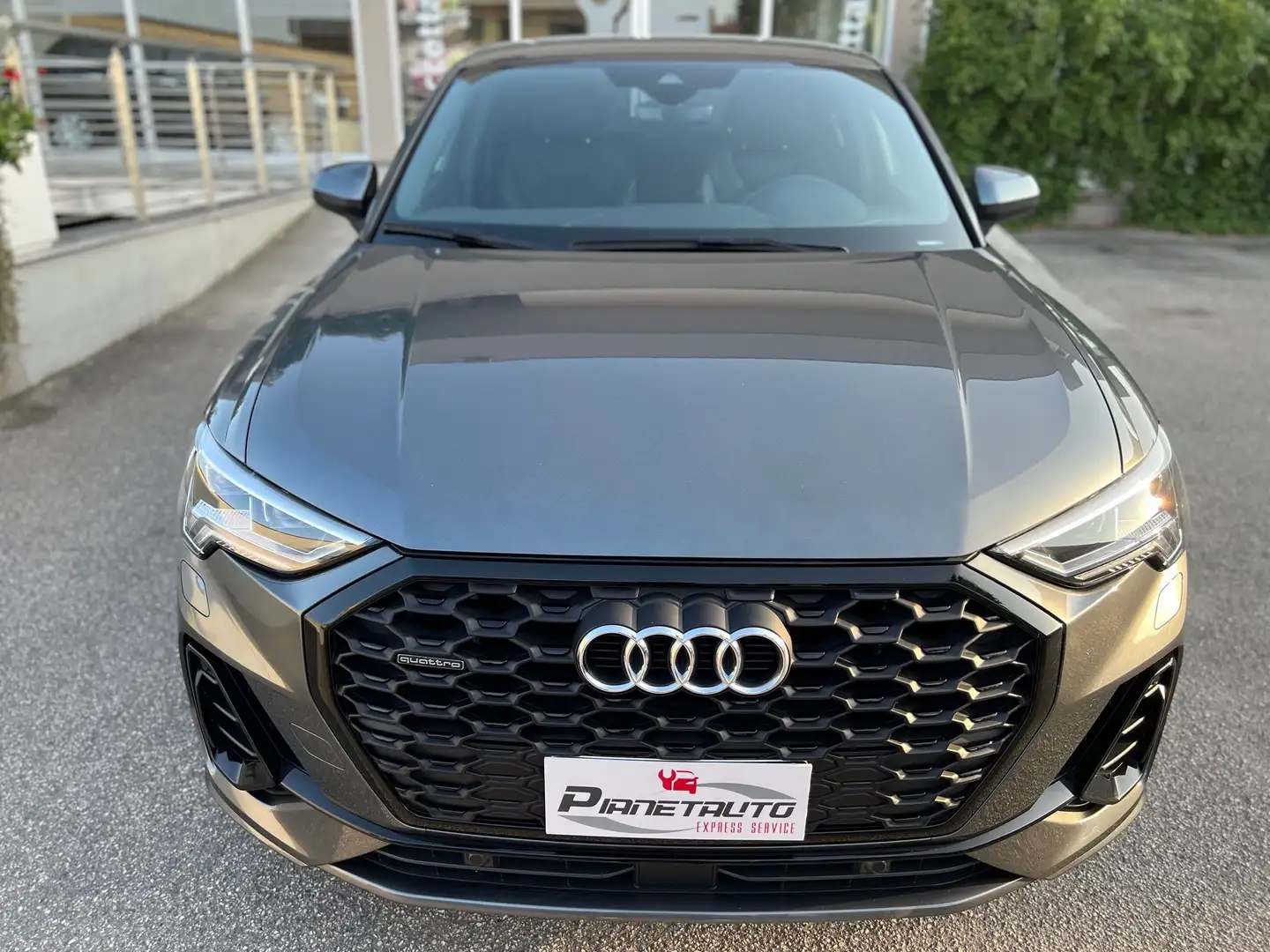Audi Q3 SPB Sportback 40 2.0 tdi S line quattro 200cv AUTO Grijs - 2