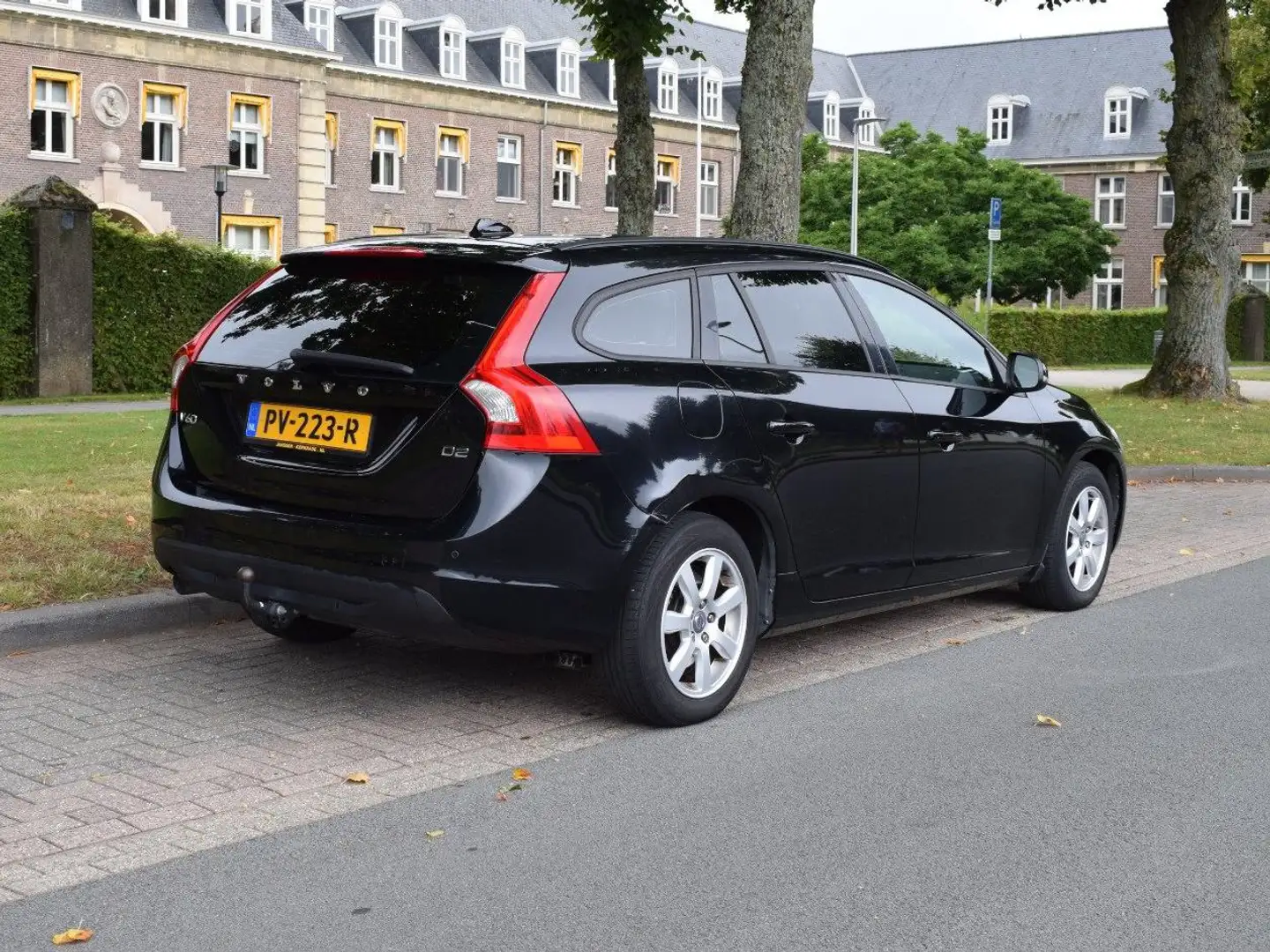 Volvo V60 V60 D2 RDesign Schwarz - 2